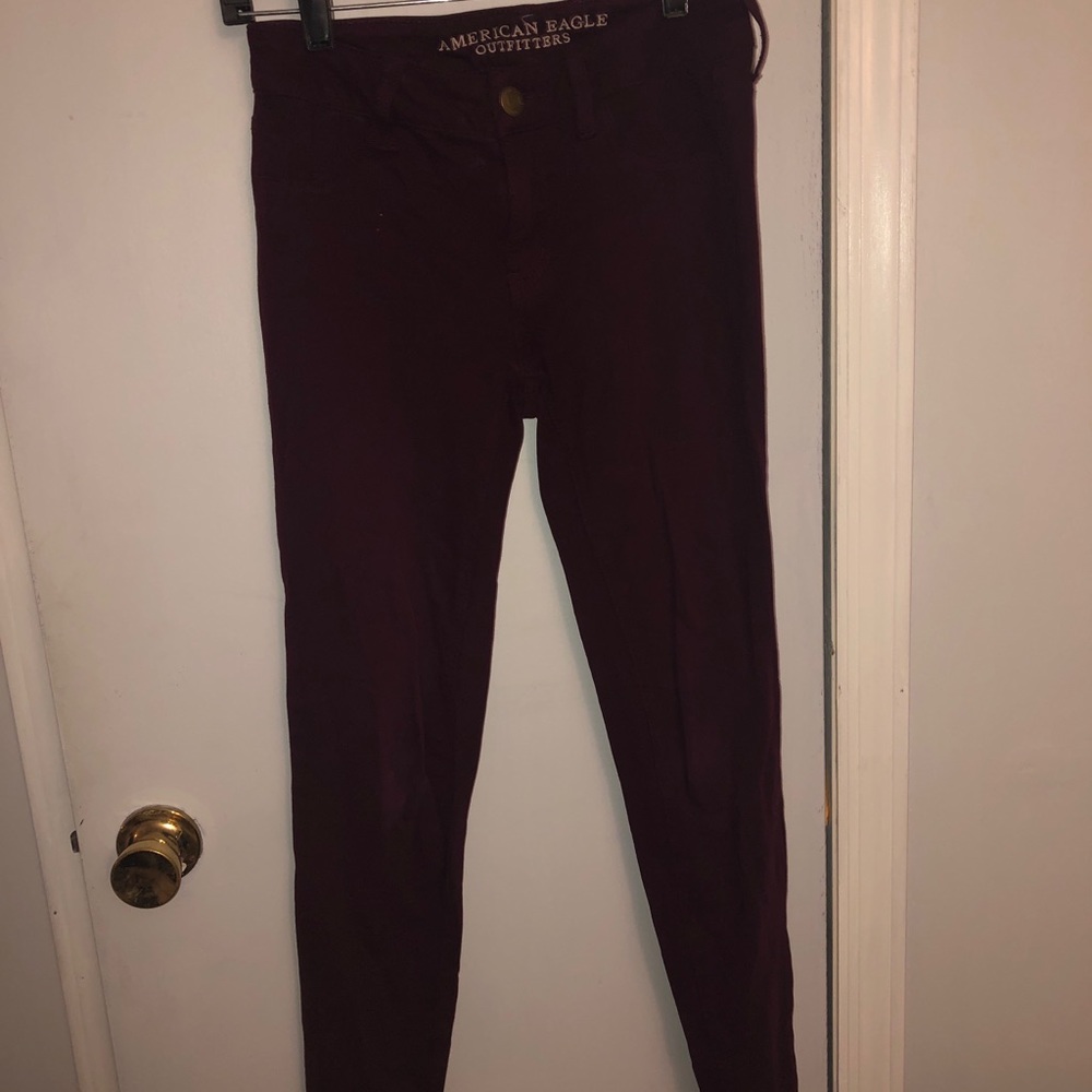 Maroon American Eagle jeggings